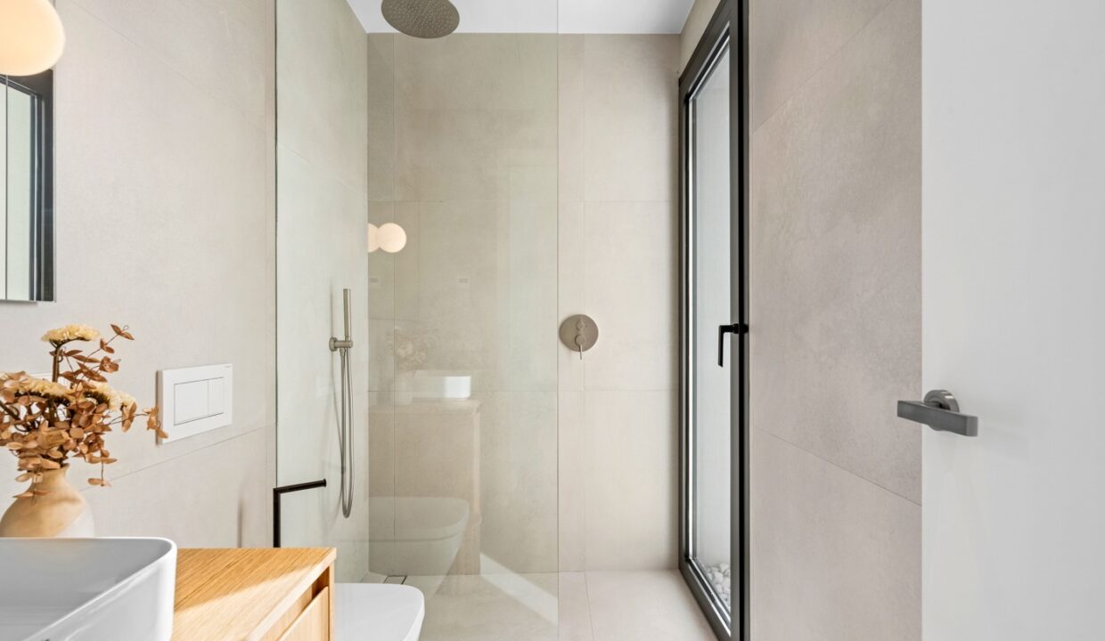 GUEST-BATHROOM