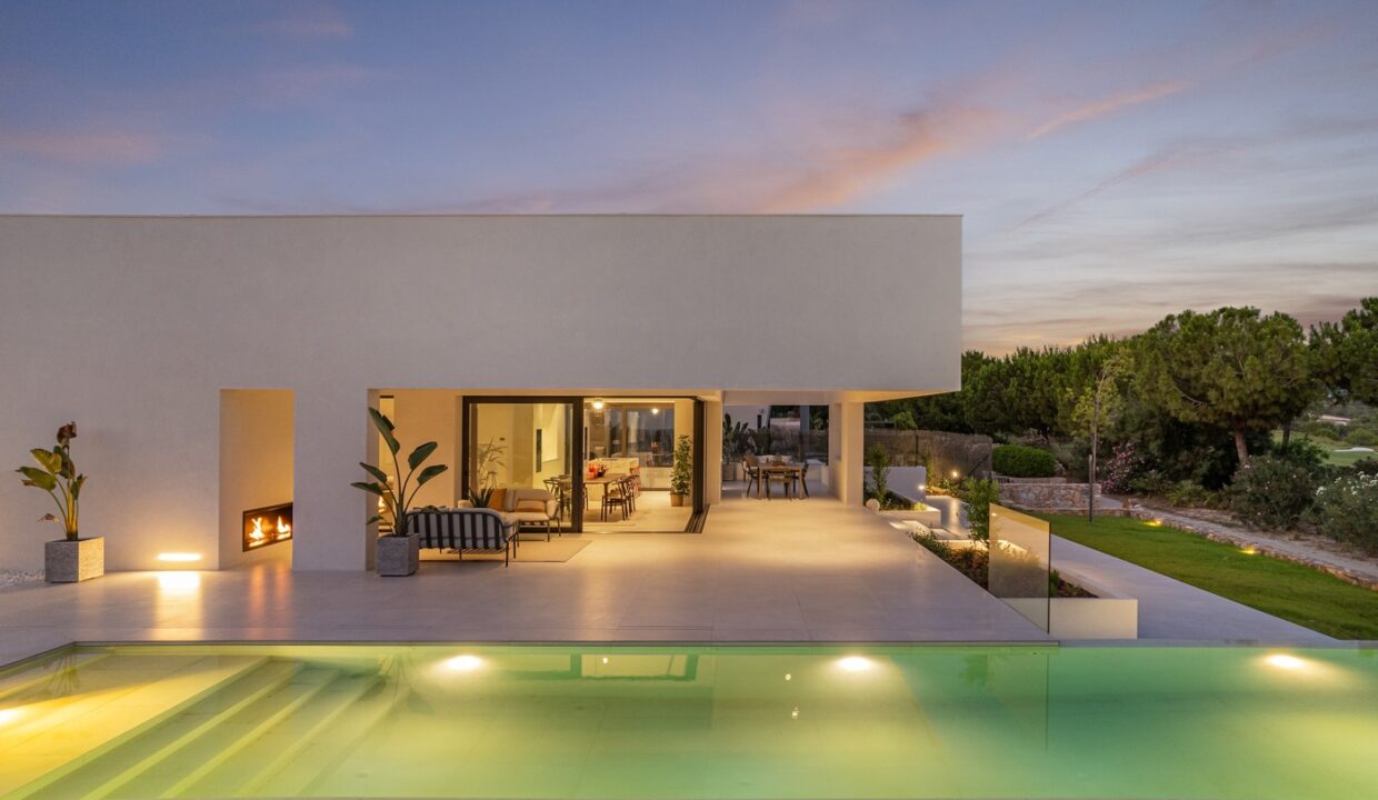 POOL-_-TERRACE
