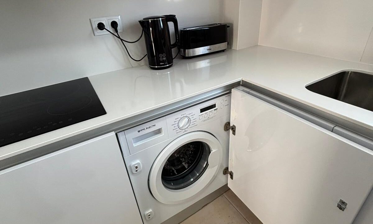 5a07cc44-d744-4491-bddb-c0405e41b820